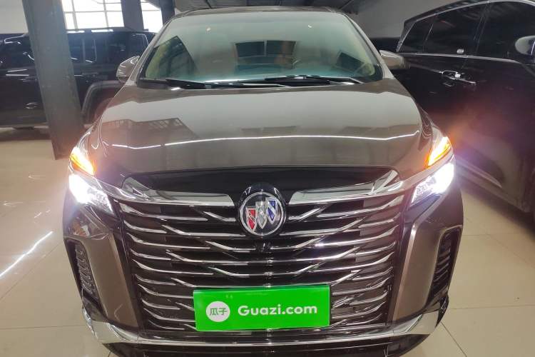 Used Buick GL8 2023 Facelifted Land Cruiser Executive Luxury Version