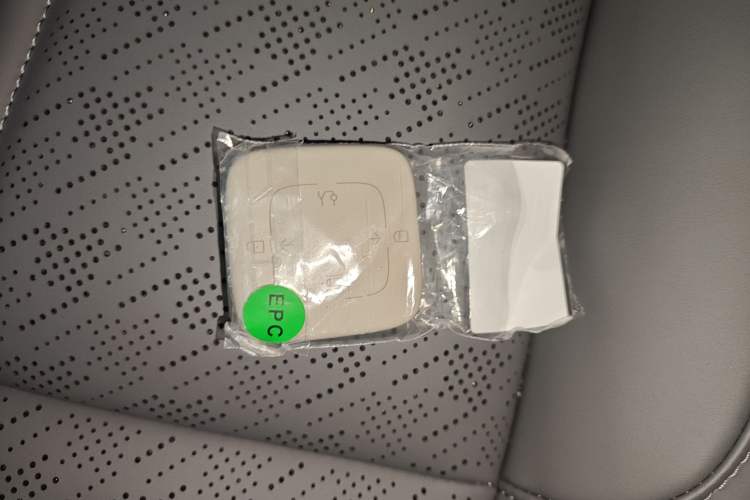 Used Zeekr 7X 2025 100 kWh Long-Range Rear-Wheel Drive with Intelligent Driving Features