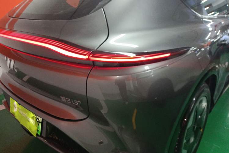 Used  LS7 2023 77 kWh Urban Fit Rear-Wheel Drive
