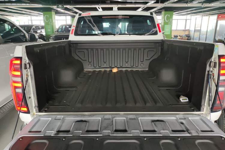 Used Great Wall Poer 2020 2.0T Automatic Diesel 2WD Comfort Edition GW4D20M
