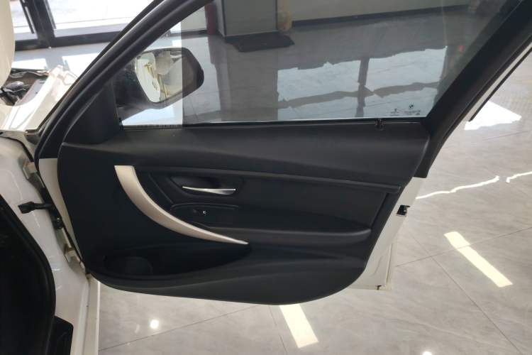 Used BMW 3 Series 2015 320Li Fashion Model
