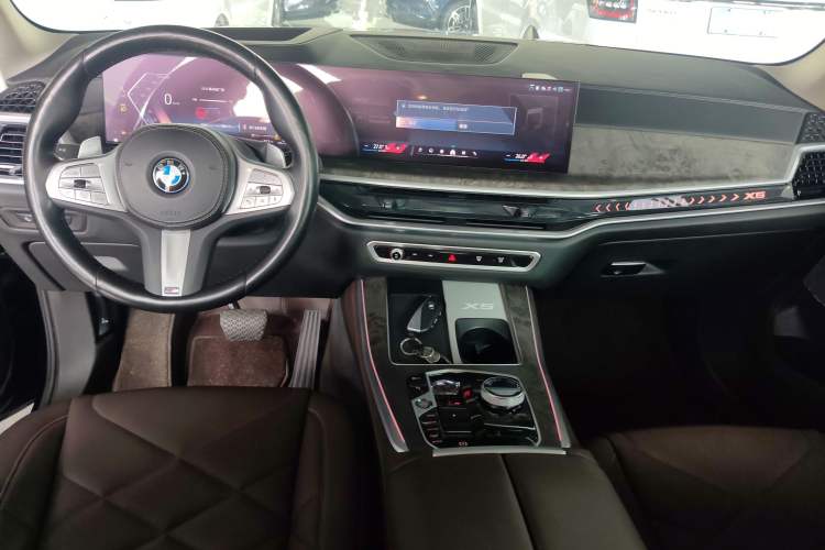 Used BMW X5 2023 xDrive 30Li Luxury M Sport Package

