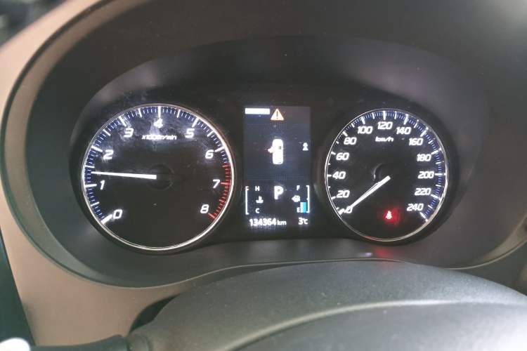 Used Mitsubishi Outlander 2019 2.4L 4x4 Zhi Xiang Edition 5 Seats China VI Standard