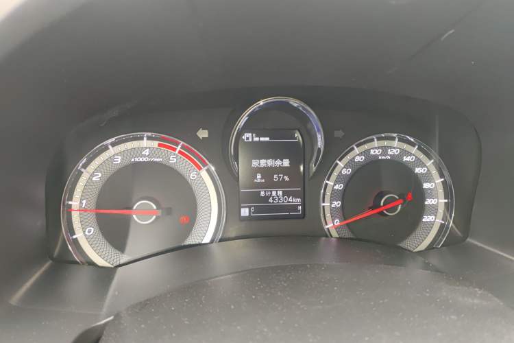 Used Isuzu JLM 2020 2.8T Classic 4x4 Diesel Euro VI Comfort Plus Extended Version JE493ZLQ6E