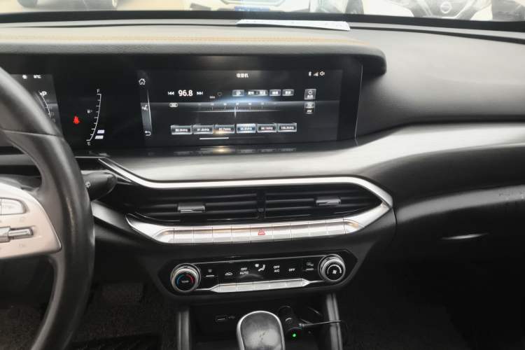 Used Bestune T77 2019 230 TID Automatic Luxury Version China VI Emission Standard
