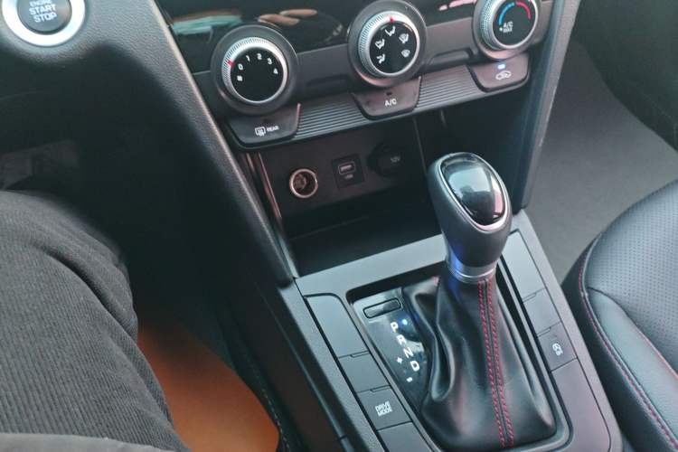 Used Hyundai Elantra 2020 1.4T Dual-Clutch Xuan Dong · Dynamic Version
