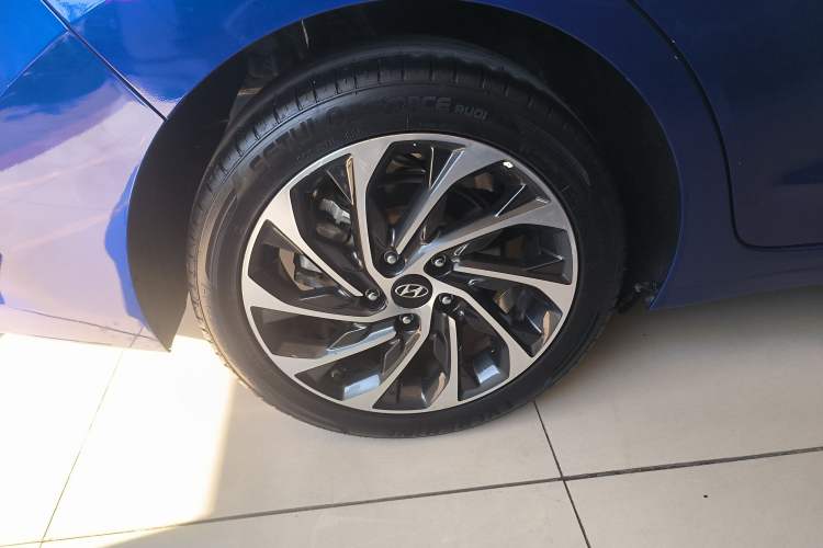Used Hyundai Elantra 2019 1.4T Dual-Clutch Xuan Dong · Dynamic Model
