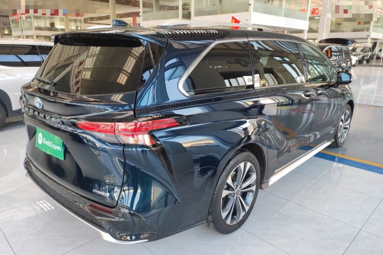 Used Toyota Granvia 2023 2.5L Hybrid Flagship VIP Edition
