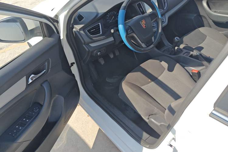 Used Roewe 360 2016 1.5L Manual Smart Screen Version
