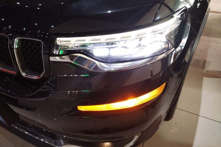 Used  Grand Commander 2020 2.0T Two-Wheel Drive Elite Version
