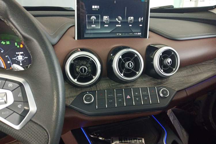 Used Wey VV7 2019 Upgraded Model 2.0T Flagship Version China VI