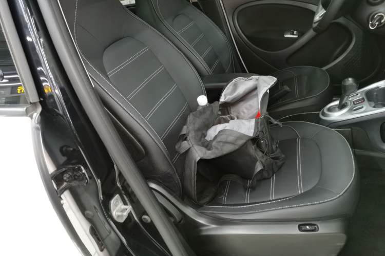 Used smart forfour 2018 0.9T 66 kW Pioneer Edition