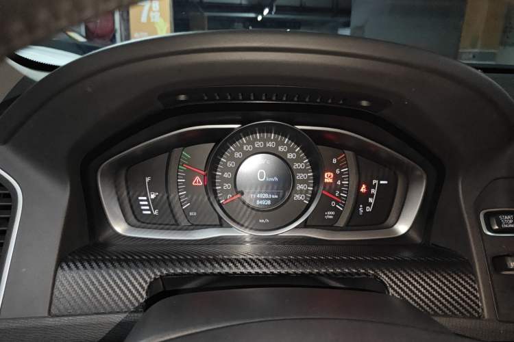 Used Volvo XC60 2017 T5 AWD Smart Upgrade Model
