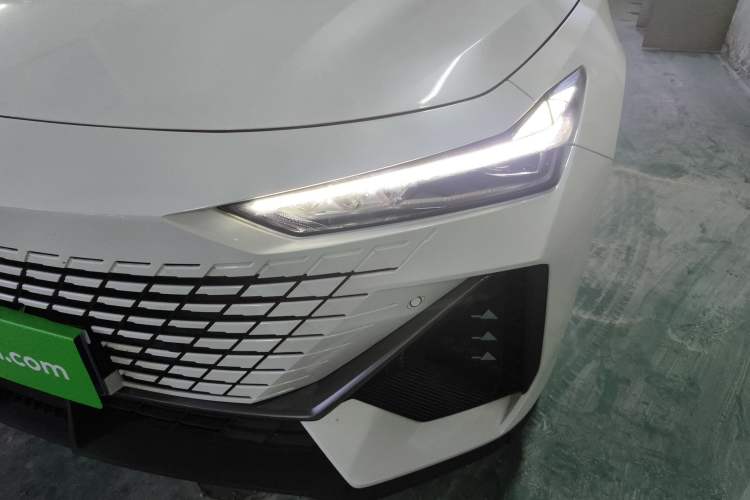 Used Changan UNI-V 2022 1.5T Prestige Version