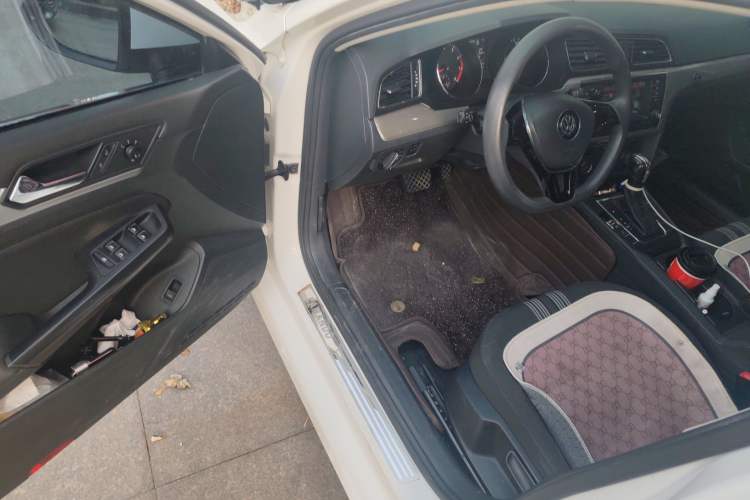 Used Volkswagen Lamando 2015 230TSI DSG Fashion Edition
