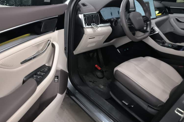 Used BYD Song PLUS New Energy 2025 EV Intelligent Driving Version 520km Premium Model
