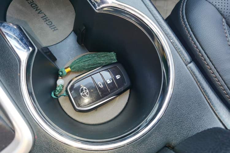 Used Toyota Highlander 2018 2.0T Four-Wheel Drive Ultimate Edition 7-Seater Emission Standard China V
