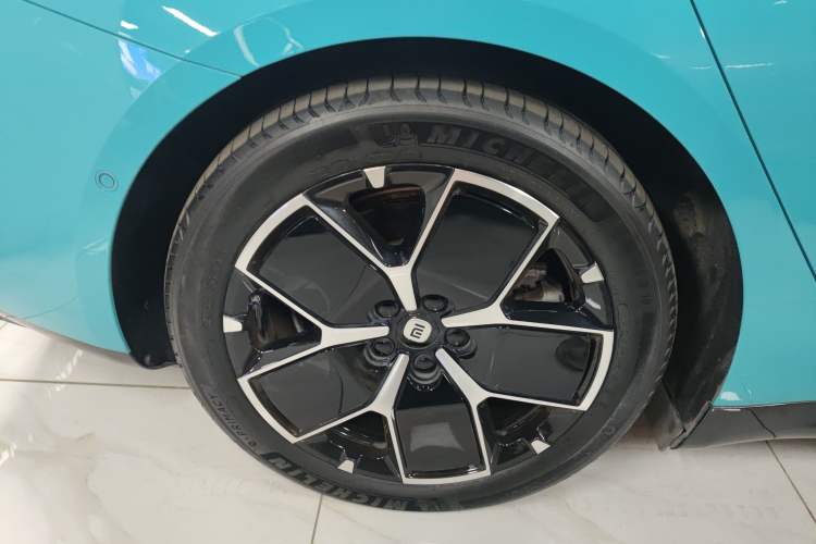 Used  SU7 2024 Rear-Drive Ultra-Long Range Advanced Pro-Level Intelligent Driving Version
