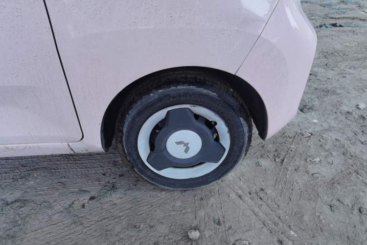 Used Wuling Hongguang MINIEV 2022 Macaron Fashion Model Lithium Iron Phosphate
