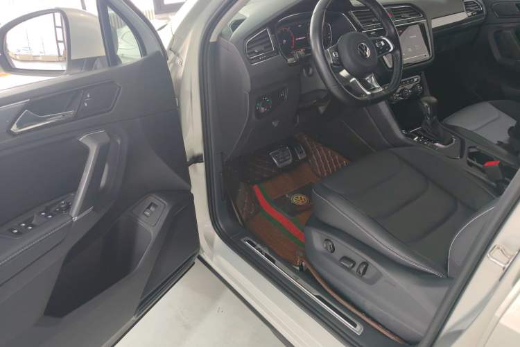 Used Volkswagen Tiguan L 2021 330TSI Automatic Two-Wheel Drive R-Line Enhanced Edition
