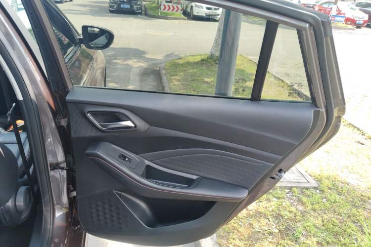 Used MG 5 2022 180 DVVT CVT Youth Luxury Edition
