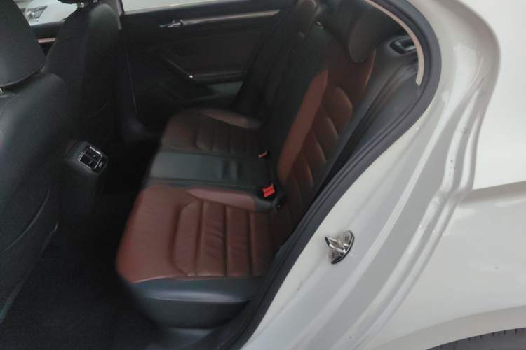 Used Volkswagen Lamando 2015 280TSI DSG Comfort Edition
