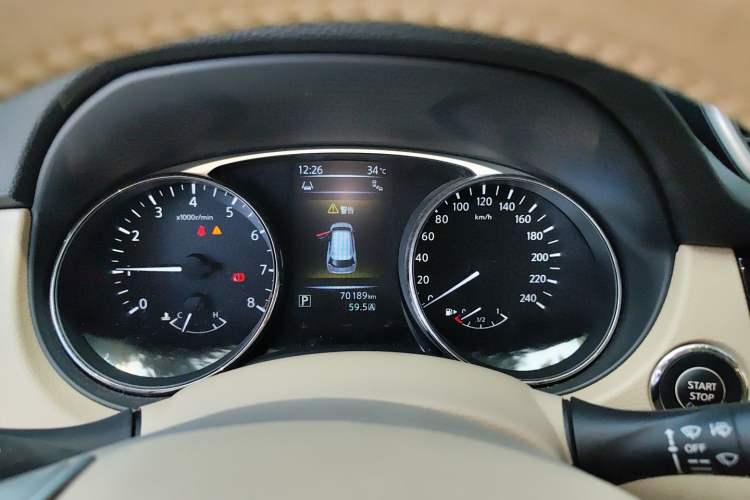 Used Nissan X-Trail 2014 2.5L CVT Luxury Edition 4WD
