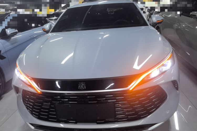 Used BYD Qin L 2025 DM-i Smart Drive 120KM Excellence Model
