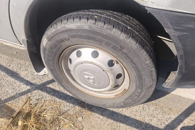 Used SAIC MAXUS Xintu V80 2017 2.5T 6-Speed Manual Aoyuntong National V Short Wheelbase Mid-Height 5/6/10-Seater