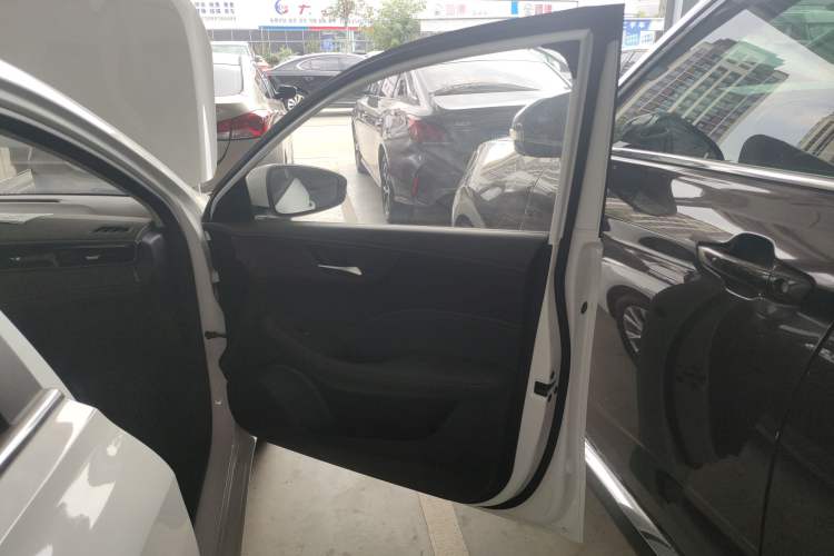 Used Roewe i5 2023 1.5L CVT Luxury Edition