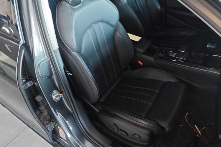 Used Audi A4L 2022 40 TFSI Luxury Dynamic Model
