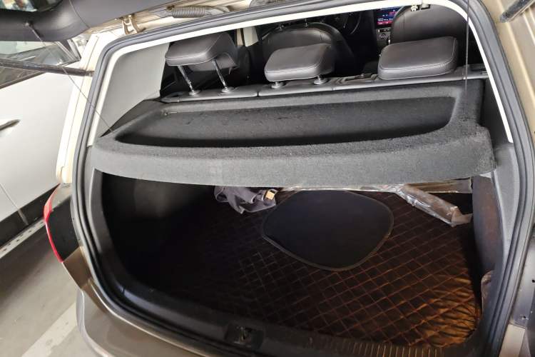 Used Volkswagen Golf 2016 230TSI Automatic Luxury Version
