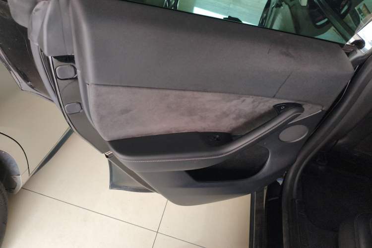 Used Tesla Model Y 2021 Standard Range Rear-Wheel Drive Version
