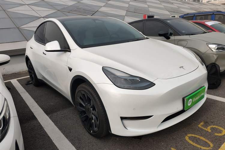 Used Tesla Model Y 2023 Long-Range All-Wheel-Drive Version