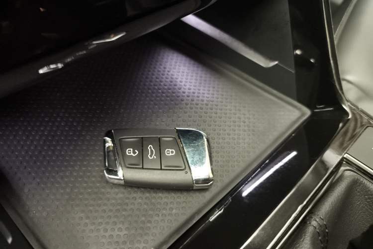 Used Volkswagen Passat 2019 330TSI Elite Edition China VI
