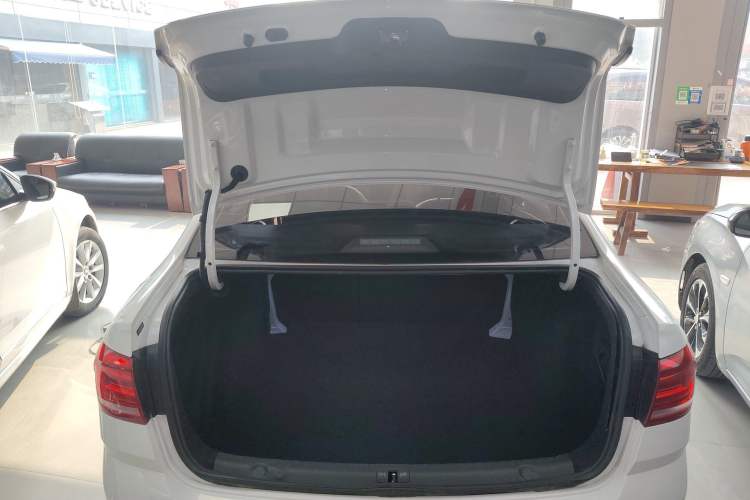 Used Volkswagen Lavida 2017 1.6L Automatic Comfort Edition