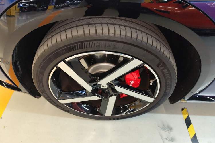 Used  YU7 2025 Ultra-Long Range High-Performance All-Wheel-Drive Max Edition