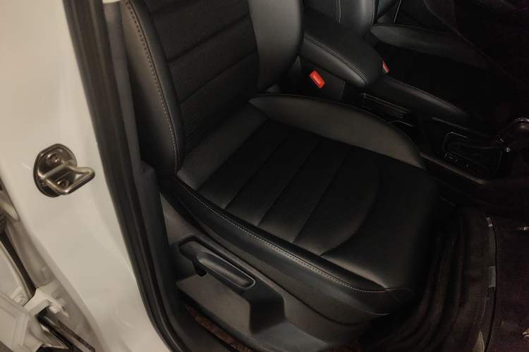 Used Volkswagen Tharu 2022 280TSI Two-Wheel-Drive Luxury Edition
