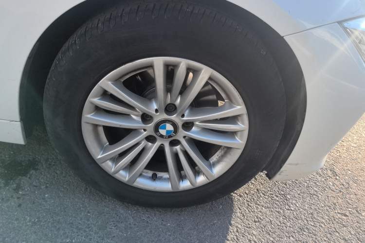 TDK.VehicleDetails.img