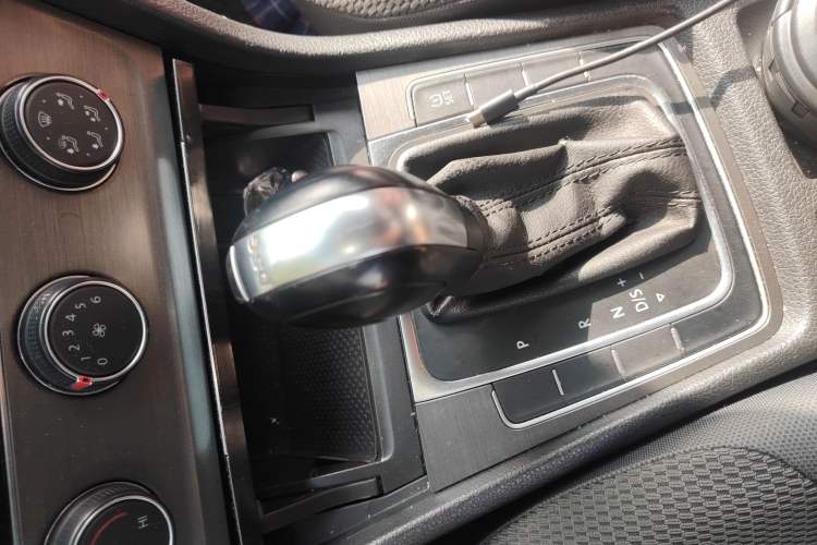 Used Volkswagen Golf 2015 1.4TSI Automatic Comfort Model
