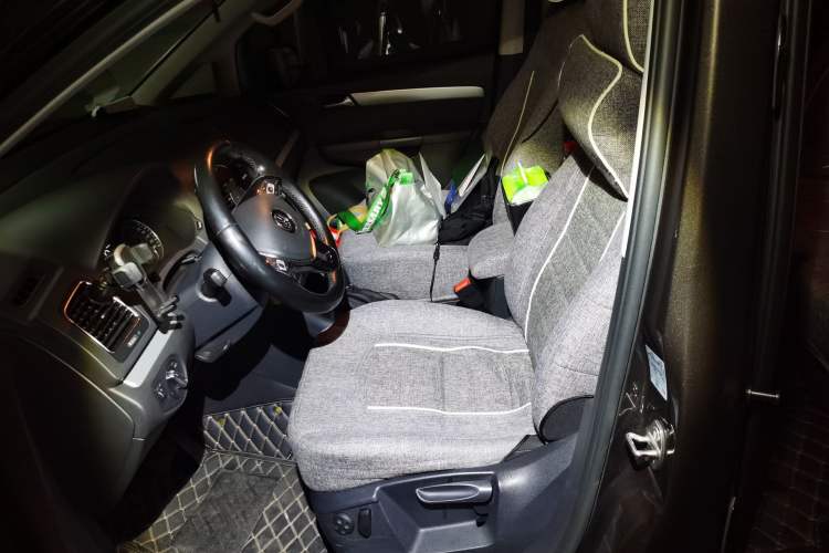 Used Volkswagen Sharan 2016 380TSI Comfort Edition 7-Seater
