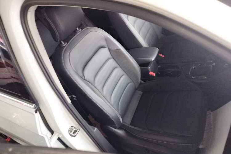 Used Volkswagen Tiguan L 2018 330TSI Automatic Two-Wheel Drive Luxury Edition
