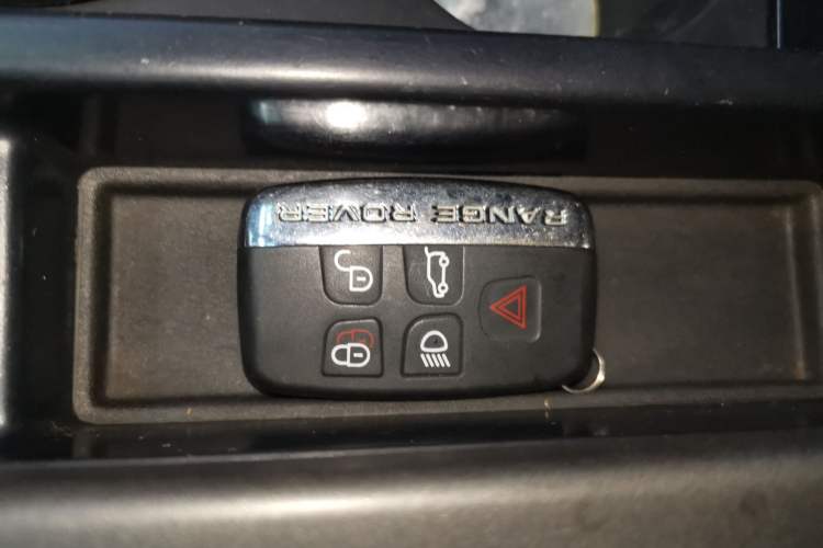 Used Land Rover Range Rover Evoque 2018 240 PS SE DYNAMIC Smart Edition
