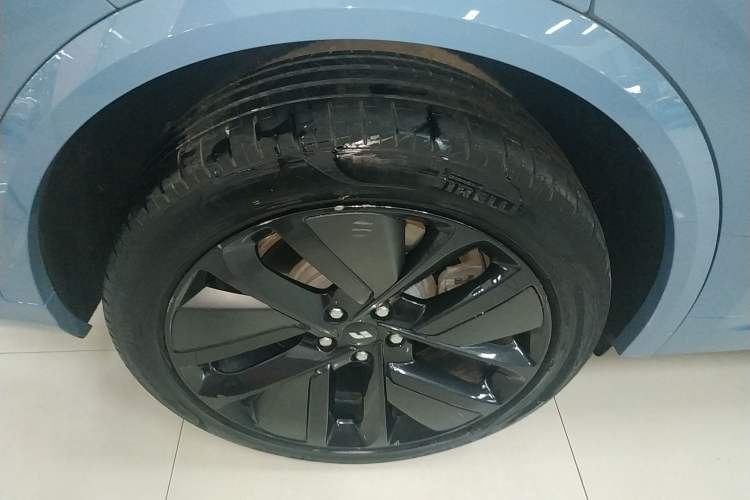 Used Li Auto L8 2023 Air model
