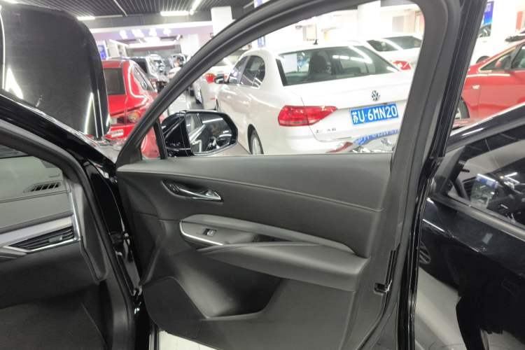 Used Cadillac XT4 2020 28T Two-Wheel-Drive Leading Version
