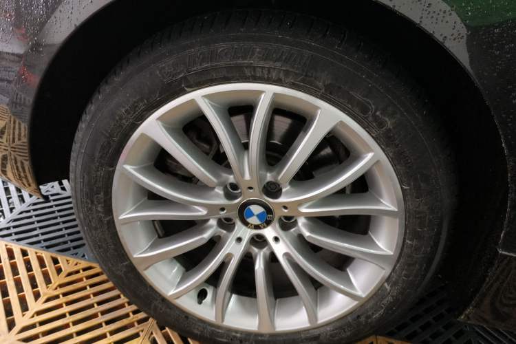 Used BMW 5 Series 2014 525Li Luxury Design Package
