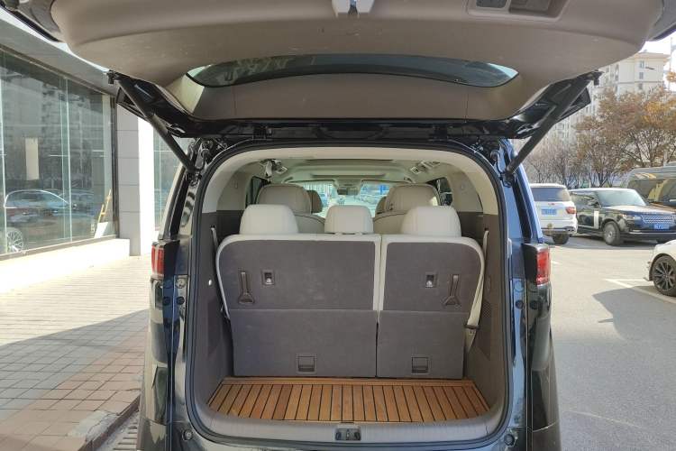 Used Denza D9 2022 DM-i 970 Four-Wheel Drive Prestige Model
