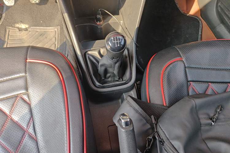 Used Volkswagen Santana 2015 1.6L Manual Comfort Edition