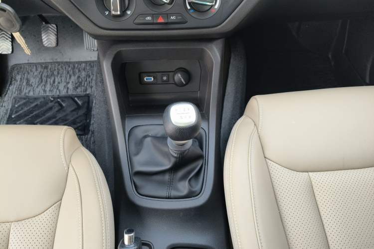 Used Wuling Hongguang 2021 1.5L Facelifted S Comfort Version with Electric Power Steering LAR
