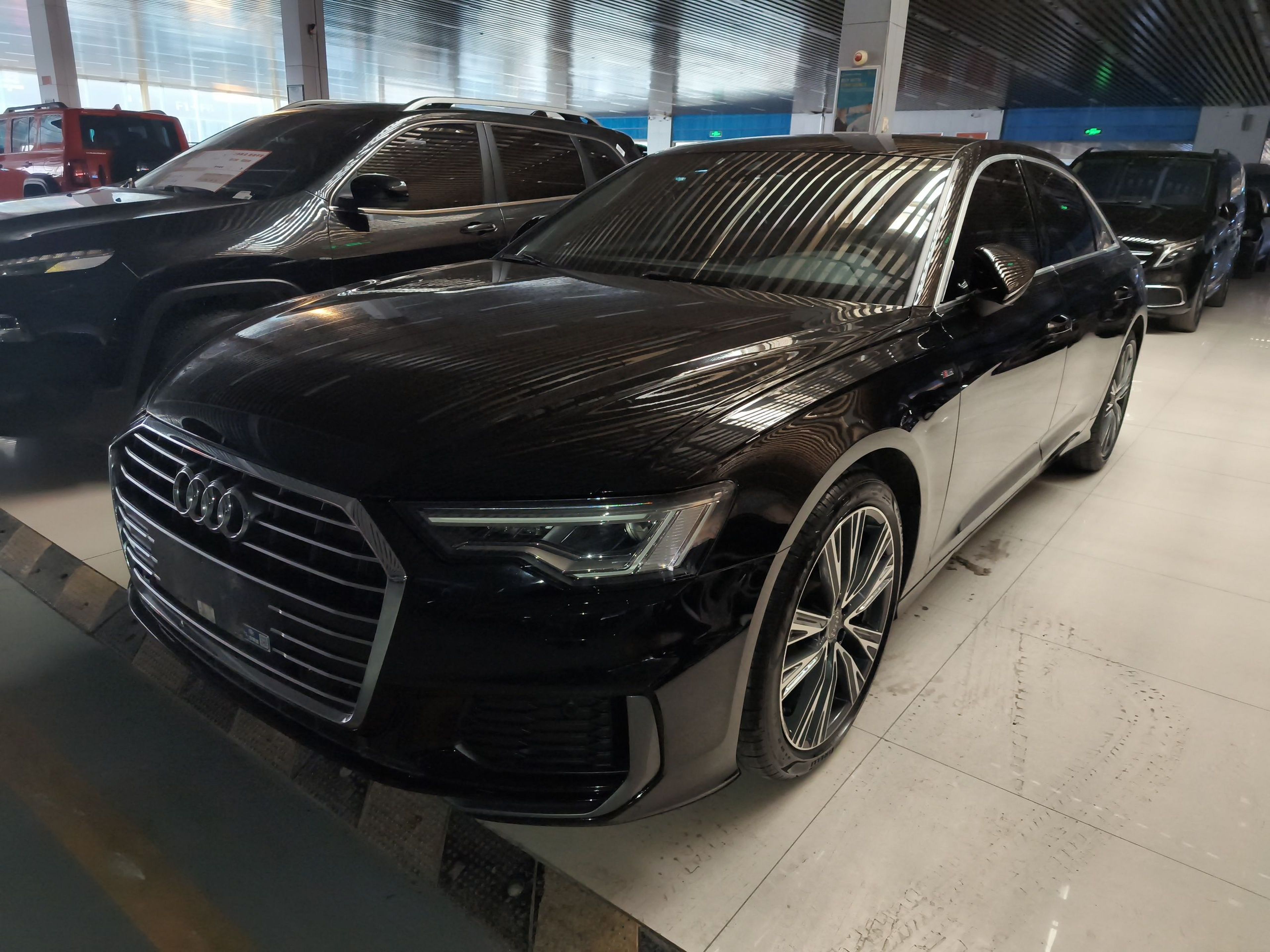 Под передней частью автомобиля